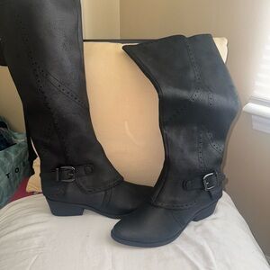 Not Rated YURIKO Black Womens boots 9 NEW